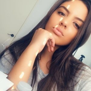 Meet your Posher, Viridiana